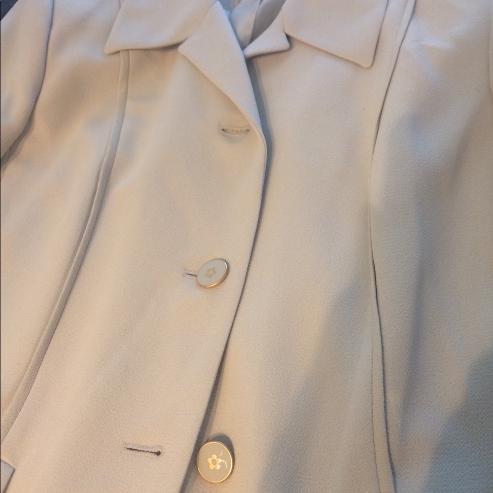 Le Suit suit